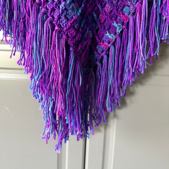 Vintage Women's Variegated Diamond Stitch Crochet Fringe Cowl Poncho, Purple,OS - Picture 9 of 11